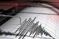 İzmir'de 4 Büyüklüğünde Deprem