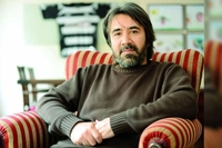Zeki Demirkubuz: "Zorbalık Bugün Ekrem İmamoğlu'nu Ülkenin Doğal Lideri Yapmıştır"