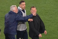 Okan Buruk'un Burnunu Sıkan Jose Mourinho'nun Cezası Belli Oldu