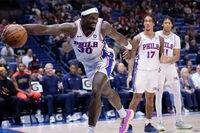 NBA Gecesinde Antetokounmpo Şov: 76ers Adem Bona'nın Performansına Rağmen Bucks'a Mağlup Oldu