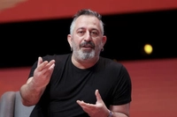 Cem Yılmaz'dan Sosyal Medya Eleştirilerine Yanıt