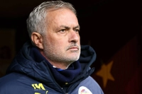 Fenerbahçe'de Büyük Değişim: Mourinho Gidiyor, Sergen Yalçın Geliyor!