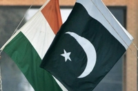 Pakistan ve Hindistan Orduları Çatıştı! Hükümetler Alarma Geçti