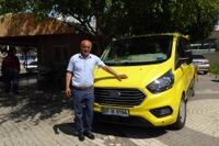 Antalya'da Taksisinde Unutulan 18 Bin 300 Euro'yu Sahibine Teslim Etti