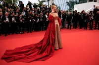 Cannes'da Çıplaklık Yasağı!