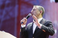 CHP'nin Altıncı Mitingi İzmir'de! Özel'den Gençlere Çağrı: "Demokrasinin Topunu Geri Alın"