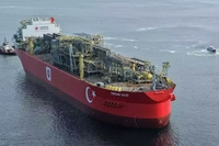 İstanbul Boğazı'nda Osman Gazi'nin Geçişi Nedeniyle Gemi Trafiği Çift Yönlü Kapatıldı