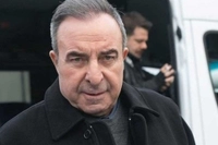 Zafer Ergin'den Tatil Pozu: Rıza Baba Sosyal Medyayı Salladı