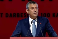 Özgür Özel'den İzmir Operasyonu Yorumu: "Bizi Tartışmanın İçine Çekmeye Çalışıyorlar"