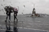 Meteoroloji'den İstanbul Dahil 17 İl için Sağanak ve Fırtına Uyarısı