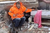 Enkaz Altındaki Kızının Elini Bırakmamıştı... Acılı Babadan Duygusal Açıklama!