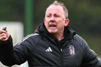 Beşiktaş'ta Yaprak Dökümü: Üç İsimle Yollar Ayrılıyor