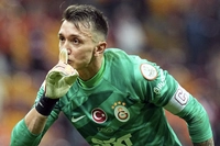 Muslera'nın Dönüşü Sosyal Medyayı Salladı: Uruguay Kampında "Yılların İzi" Gündem Oldu
