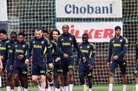 Fenerbahçe'de Derbi Mesaisi: Levent Mercan Sahalara Döndü!