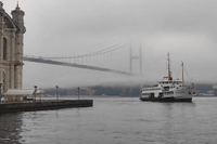 İstanbul'da Sis Nedeniyle Boğaz Trafiği Çift Yönlü Askıya Alındı