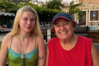 Selda Bağcan ve Aleyna Tilki'den Samimi Görüntüler