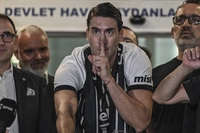 Beşiktaş, Dusan Vlahovic'in Maaşını KAP'a Bildirdi