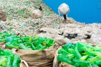 Bir Gece Ansızın Plastik Çöplerinizi Alabiliriz!