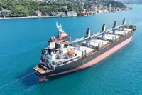 Karadeniz'deki İHA Saldırısında Hasar Gören Yük Gemisinin Geçişi Sebebiyle İstanbul Boğazı Çift Yönlü Kapatıldı