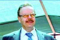 Eski Ulaştırma Bakanı Arif Ahmet Denizolgun'un Mezarı Açılacak