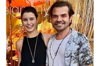 Kenan Doğulu ve Beren Saat Çifti Yalıkavak'ta Objektiflere Takıldı