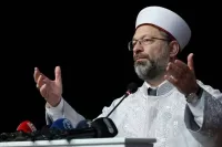 Ali Erbaş'ın Damadı Kimdir? Berat Şirinat Hakkında Şok İddia: Boykot Kararına Rağmen İsrail Menşeli Markayla İşbirliği