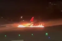 Antalya Havalimanı'nda 79 Yolcu Taşıyan Uçakta Yangın!