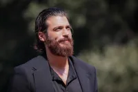 Can Yaman ile Fotoğraf Çektirmenin Bedeli Dudak Uçuklattı
