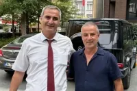 İsmail Kartal kendisine ikizi kadar benzeyen Fenerbahçe taraftarıyla buluştu