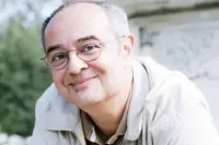 Kızıl Goncalar Dizisi Suavi Kimdir? Şerif Erol'un Canlandırdığı Suavi’nin Hikayesi ve Geçmişle Hesaplaşması