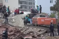 Malatya'da Kepçe Operatörü Enkaz Altında Kaldı! Kurtarma Çalışmaları Devam Ediyor