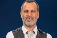 Taş Kağıt Makas Dizisi Harun Yakar Kimdir? Ozan Güven’in Canlandırdığı Harun’un Hikayesi ve Özellikleri
