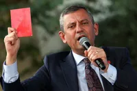 Özgür Özel'den 2. Kırmızı Kart!