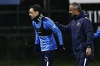 Mesut Özil'in İsmail Kartal'ı Tehdit Ettiği İddiasına Yalanlama