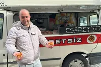 3 Yıl Süren Boşanma Davası Sonuçlandı: Eşinden Boşanan Adam Mutluluktan Lokma Döktürdü
