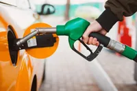 Benzine Perşembe Günü Zam Gelecek