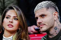 Icardi ve Nişanlısı Havuz Başında Aşka Geldi!