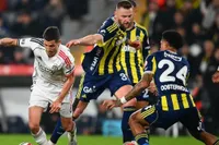 Fenerbahçe ve Beşiktaş Şükrü Saracoğlu'nda Kozlarını Paylaşıyor