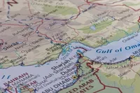 Hürmüz Boğazı'nda LNG Trafiği Durma Noktasında: Dev Tankerler Katar'a Geri Dönüyor