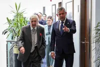 CHP Lideri Özgür Özel, Koç Holding Heyetini Ağırladı