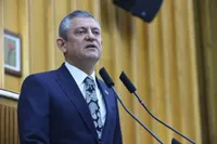 Özgür Özel'in Olağanüstü Kurultay Çağrısı Yapmaya Hazırlandığı İddia Edildi