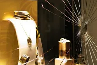 Fransa'da Lalique Müzesi'nde Milyonluk Vurgun!