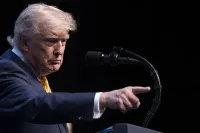 Trump, İran'a eşi benzeri görülmemiş ekonomik savaş ilan etti