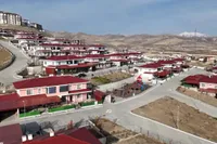 Ahıska Türkü Aileler Bitlis Ahlat'ta Yeni Konutlarına Yerleşiyor