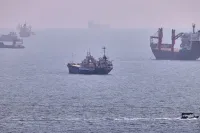 Hürmüz Boğazı'nda mahsur gemiler biyolojik istila riski taşıyor