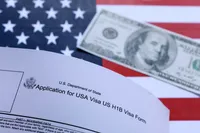 Trump’tan yeni vize hamlesi: 200 bin kişinin vizesi iptal edilebilir