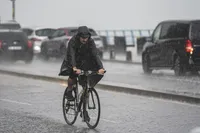 Yağış ve serin hava geldi. İstanbul'da kuvvetli yağış etkili oluyor