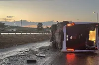 Büyükçekmece'de Havalimanı Servisi Devrildi: 18 Yaralı