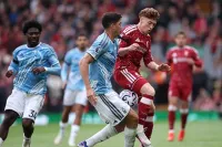 Liverpool, yeni Premier Lig sezonuna kayıplarla başladı