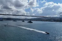 Donanma gemilerinden Boğaz’da 30 Ağustos Zafer Bayramı geçişi